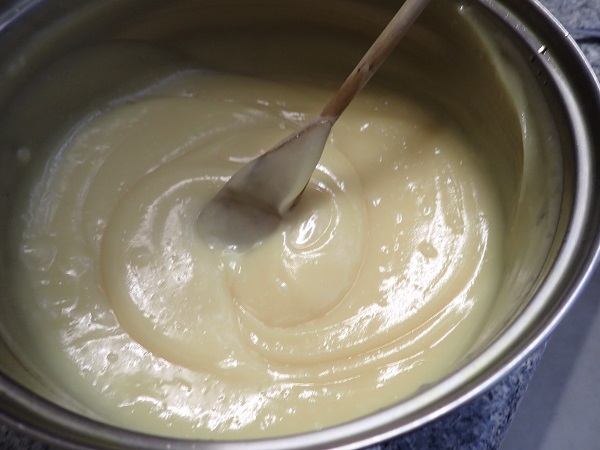 Mixing in essential oils - ready to pour immediately