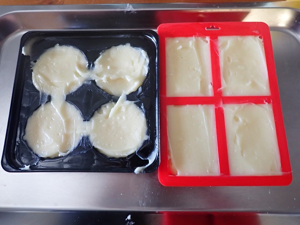 Sahmpoo Bar in the moulds